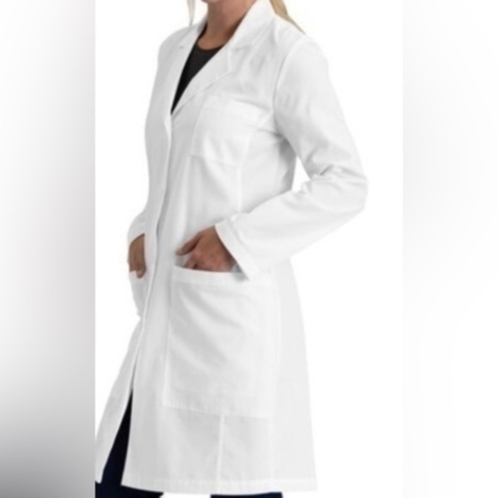 BARCO women’s notched collar 3 pocket lab coat. BRAND NEW w/tags.